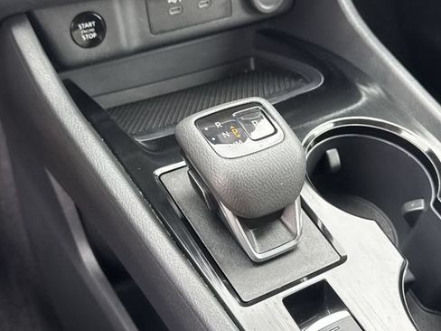 Used 2025 Nissan Rogue SV FWD image 14