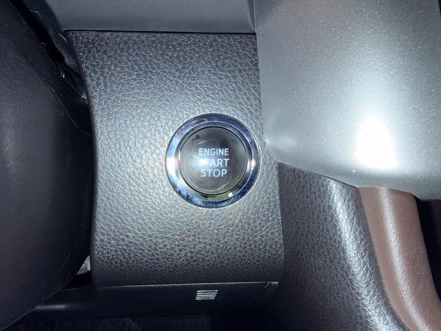 Used 2019 Toyota Highlander Limited AWD/4WD image 13