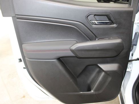 Used 2024 Chevrolet Colorado Z71 w/ Z71 Convenience Package 2 image 24