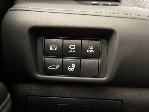 Used 2024 Toyota Highlander Platinum image 28