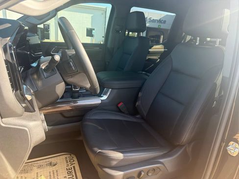 Used 2025 Chevrolet Silverado 1500 RST AWD/4WD image 11