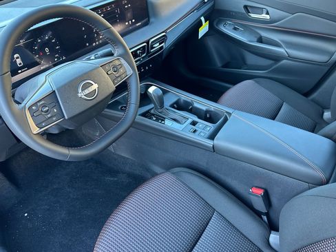 New 2026 Nissan Sentra SR w/ Floor Mat Package image 7