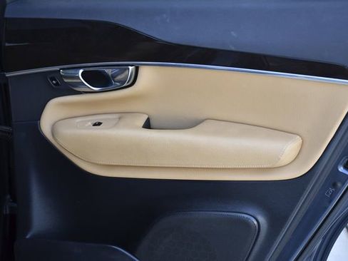 Used 2018 Volvo XC90 T5 Momentum w/ Convenience Package FWD image 22