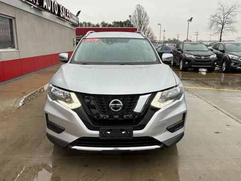 Used 2019 Nissan Rogue SV image 5