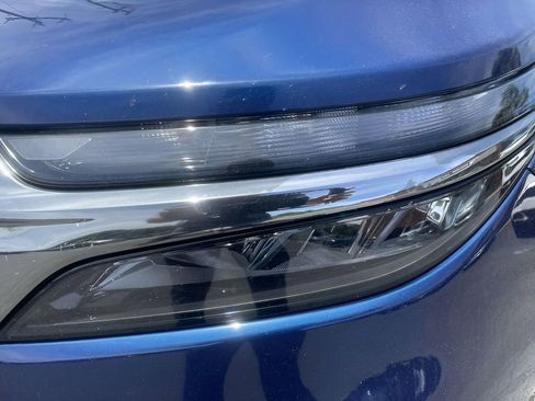 Used 2023 Chevrolet Equinox LS w/ LS Convenience Package FWD image 9