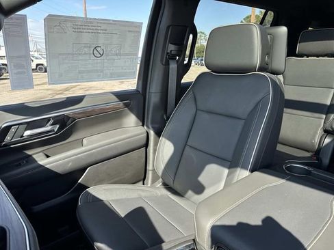 New 2026 Chevrolet Suburban Premier RWD image 39