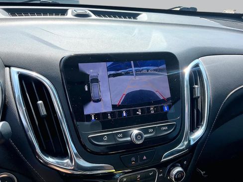 Used 2022 Chevrolet Equinox Premier FWD image 26