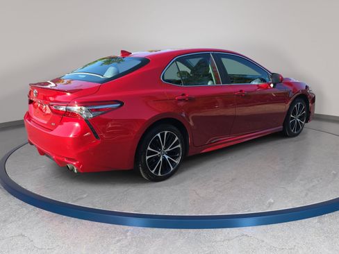 Used 2019 Toyota Camry SE FWD image 5