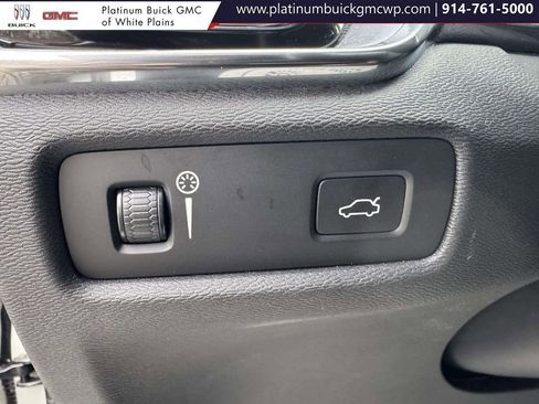 Used 2019 Volvo S60 T6 Momentum w/ Premium Package image 21