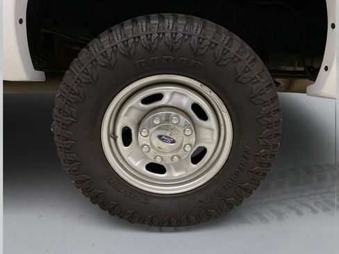 Used 2015 Ford F250 XL w/ Power Equipment Group AWD/4WD image 16