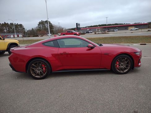 Used 2024 Ford Mustang GT Premium image 6