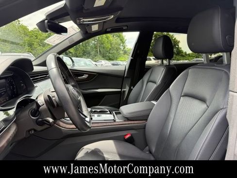 Used 2020 Audi Q8 Prestige w/ Prestige Package AWD/4WD image 11