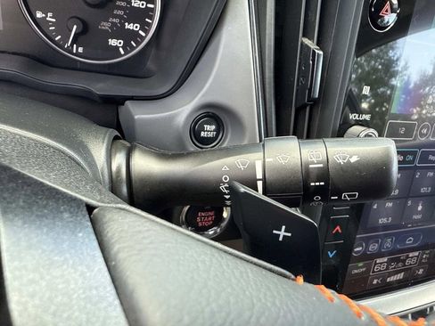 Used 2024 Subaru Crosstrek 2.5i Limited w/ Crosstrek Mirror Package image 35