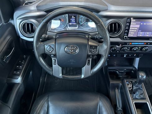 Used 2020 Toyota Tacoma SR5 AWD/4WD image 15
