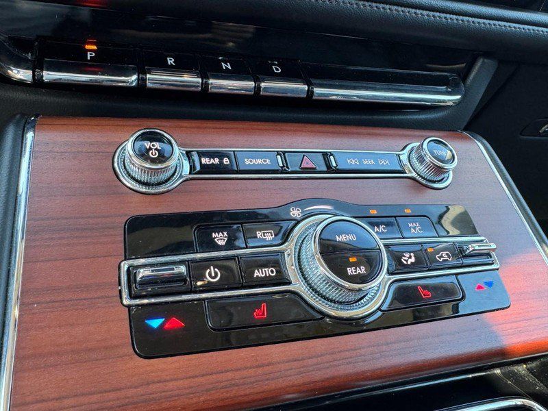Used 2024 Lincoln Aviator Reserve AWD/4WD image 17