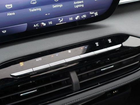 New 2025 Buick Enclave Sport Touring w/ Power Package image 25