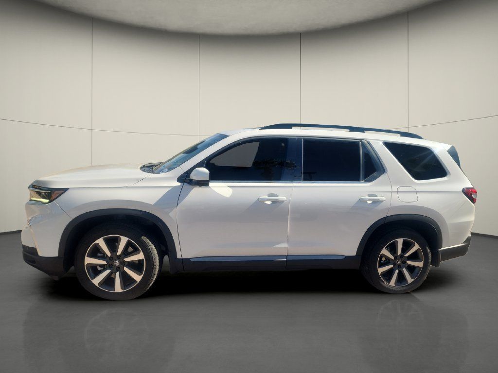 Used 2025 Honda Pilot Elite image 4