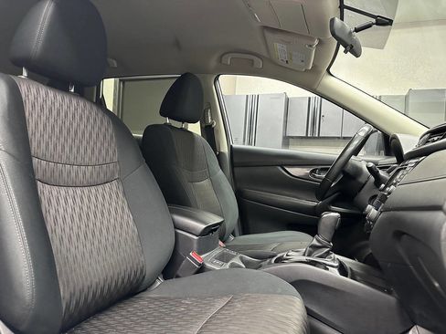 Used 2018 Nissan Rogue SV image 23