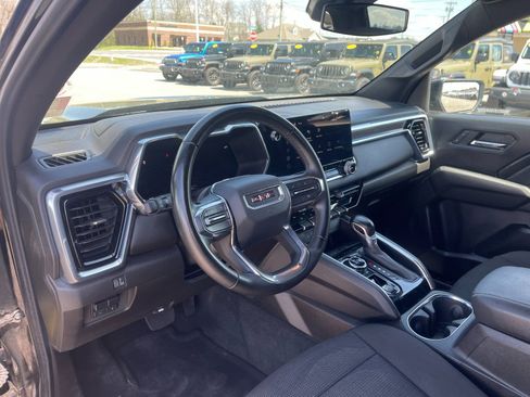 Used 2025 GMC Canyon Elevation image 11