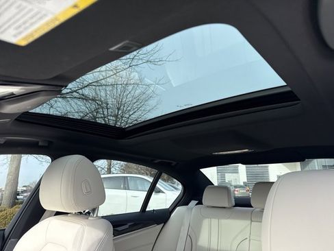 Used 2021 BMW 530i xDrive image 7