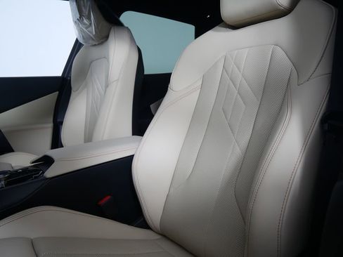 Used 2025 BMW X3 xDrive30i w/ Premium Package image 10