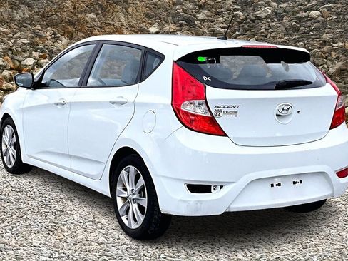 Used 2012 Hyundai Accent SE image 10