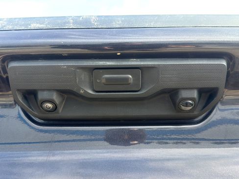 Used 2024 Chevrolet Silverado 1500 ZR2 w/ Technology Package image 8