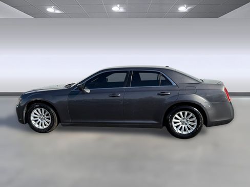 Used 2013 Chrysler 300 w/ Driver Convenience Group image 2