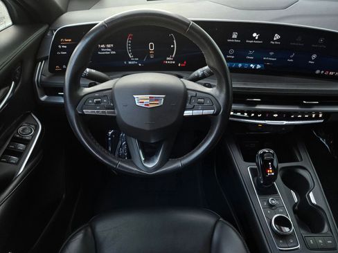 Used 2024 Cadillac XT4 Premium Luxury image 12