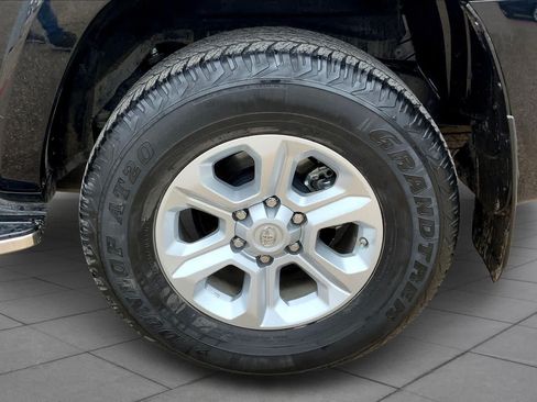 Used 2018 Toyota 4Runner SR5 Premium RWD image 10