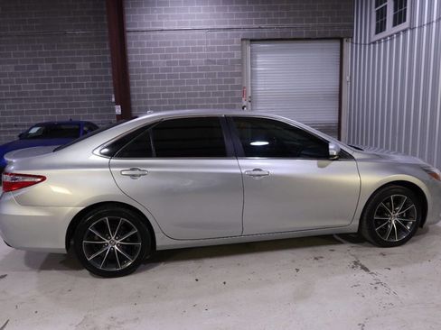 Used 2015 Toyota Camry XSE image 6