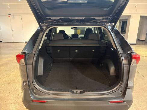 Used 2025 Toyota RAV4 XLE image 33