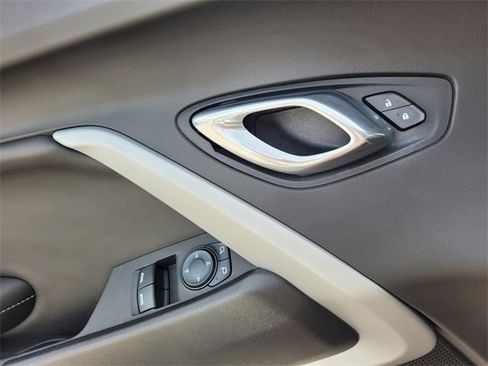 Used 2019 Chevrolet Camaro LT image 20