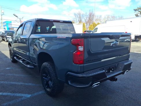 Used 2025 Chevrolet Silverado 1500 Custom Trail Boss w/ LPO, Dark Essentials Package AWD/4WD image 4