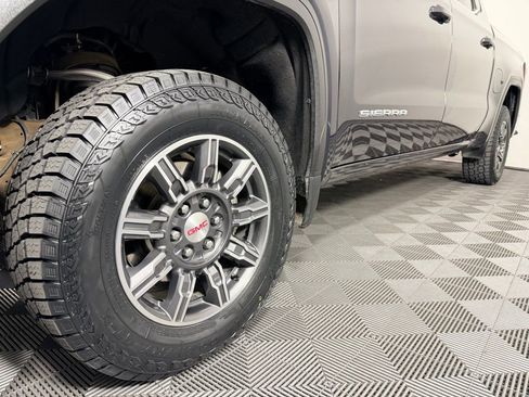 Used 2023 GMC Sierra 1500 SLE image 12