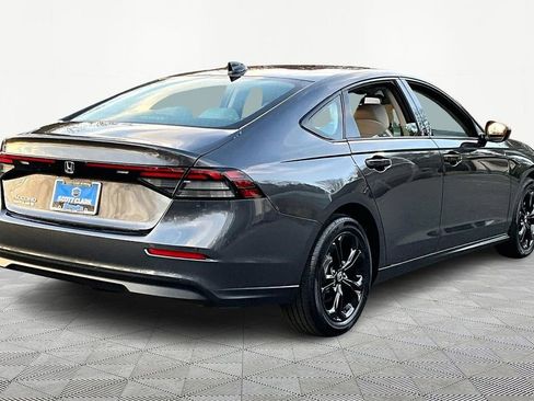 Certified 2025 Honda Accord SE image 5