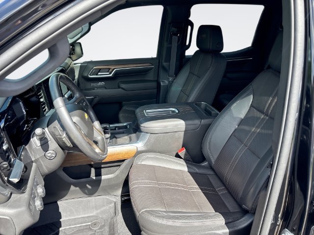 Used 2022 Chevrolet Silverado 1500 High Country w/ High Country Premium Package AWD/4WD image 11