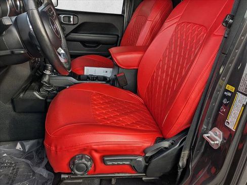 Used 2022 Jeep Wrangler Unlimited Sahara image 13