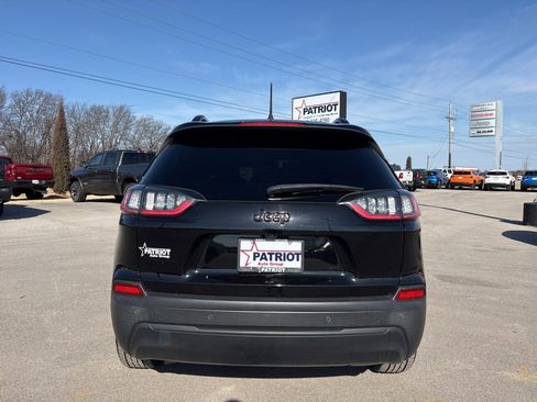 Used 2021 Jeep Cherokee Latitude Plus image 4