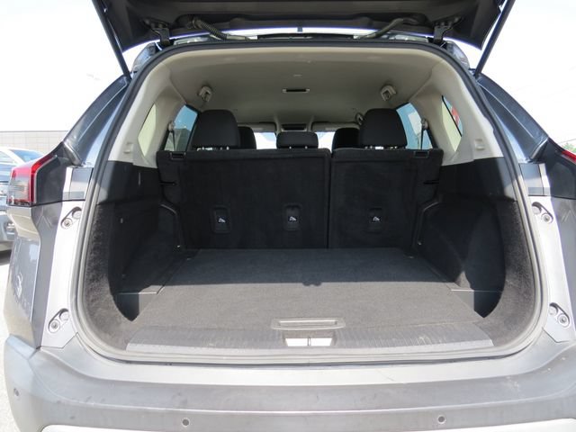 Used 2023 Nissan Rogue SV FWD image 11