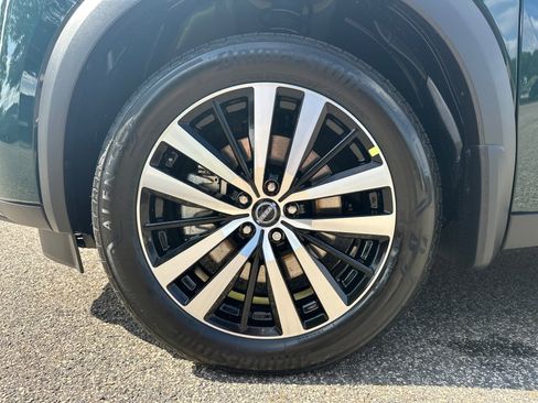 New 2025 Nissan Pathfinder Platinum w/ Cargo Package image 11