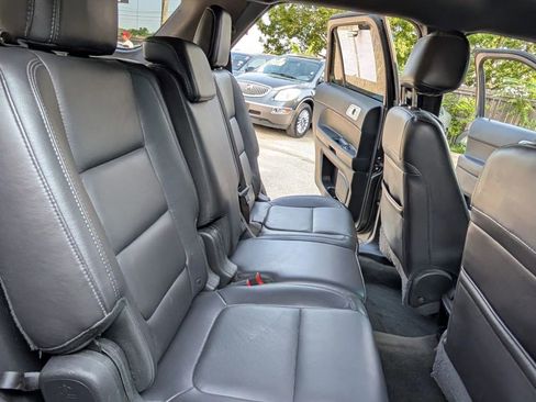 Used 2015 Ford Explorer XLT w/ Equipment Group 202A image 15
