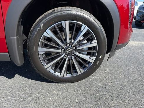 New 2026 Nissan Pathfinder Platinum AWD/4WD image 9