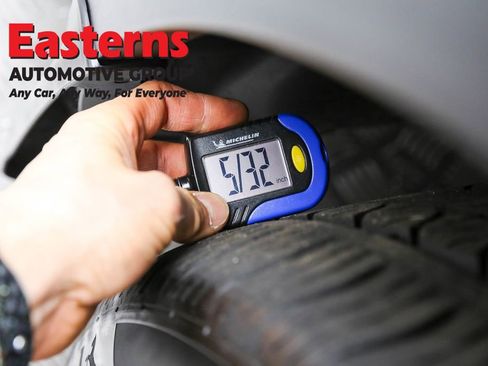 Used 2022 Tesla Model Y Long Range AWD/4WD image 25