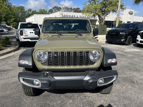 New 2026 Jeep Gladiator Sport image 2