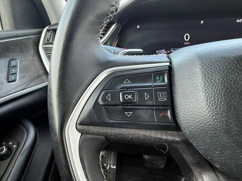 Certified 2024 Jeep Grand Cherokee Limited w/ Luxury Tech Group II image 26