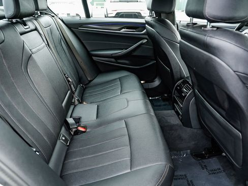 Used 2023 BMW 530i w/ M Sport Package image 18