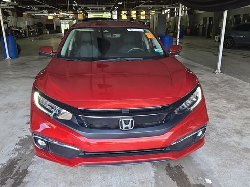 Used 2019 Honda Civic Touring image 2