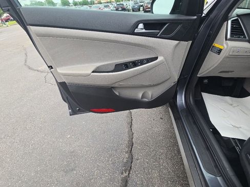 Used 2017 Hyundai Tucson Sport FWD image 13