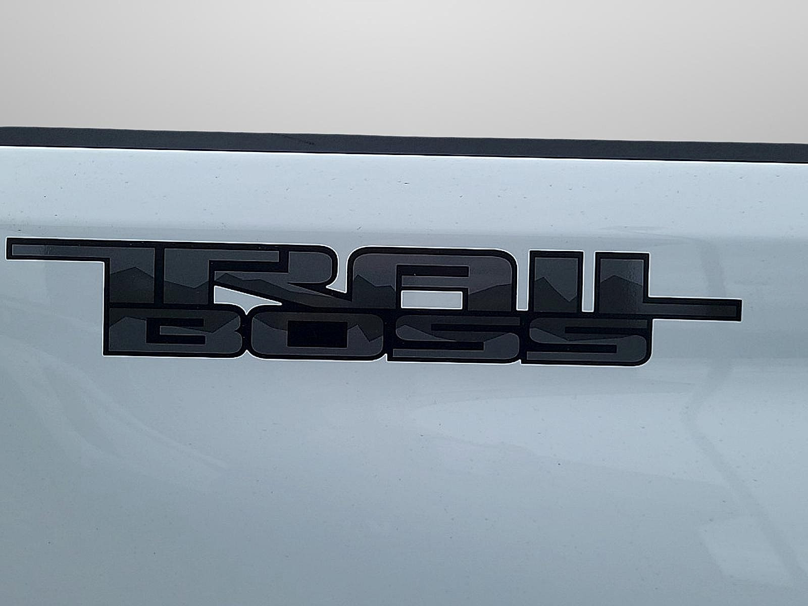 Used 2026 Chevrolet Silverado 3500 LTZ w/ LTZ Plus Package AWD/4WD image 38